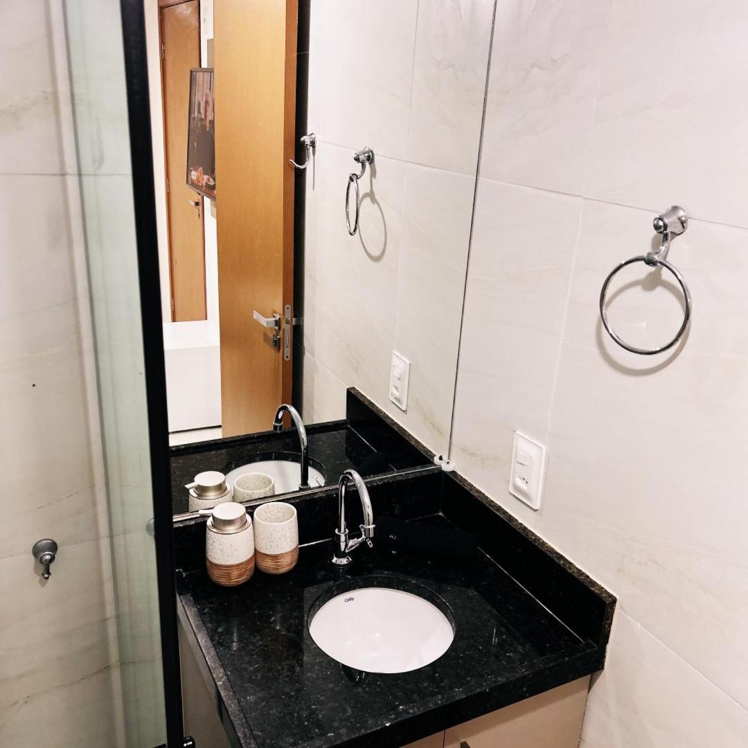 Paradise Flat 413 *